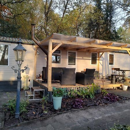 Chalet Met Veranda Aan Bosrand Vledder 외부 사진