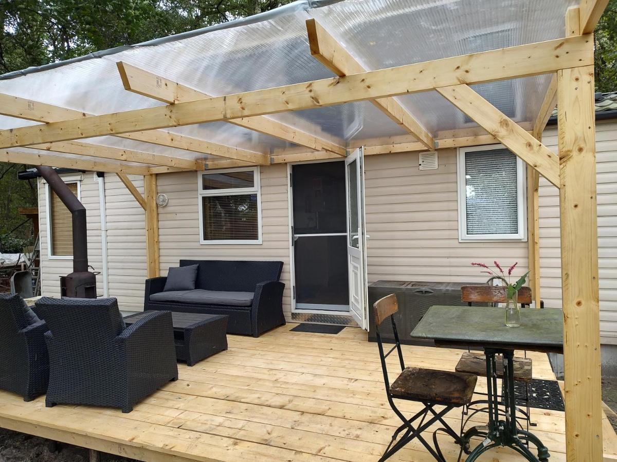 Chalet Met Veranda Aan Bosrand Vledder 외부 사진