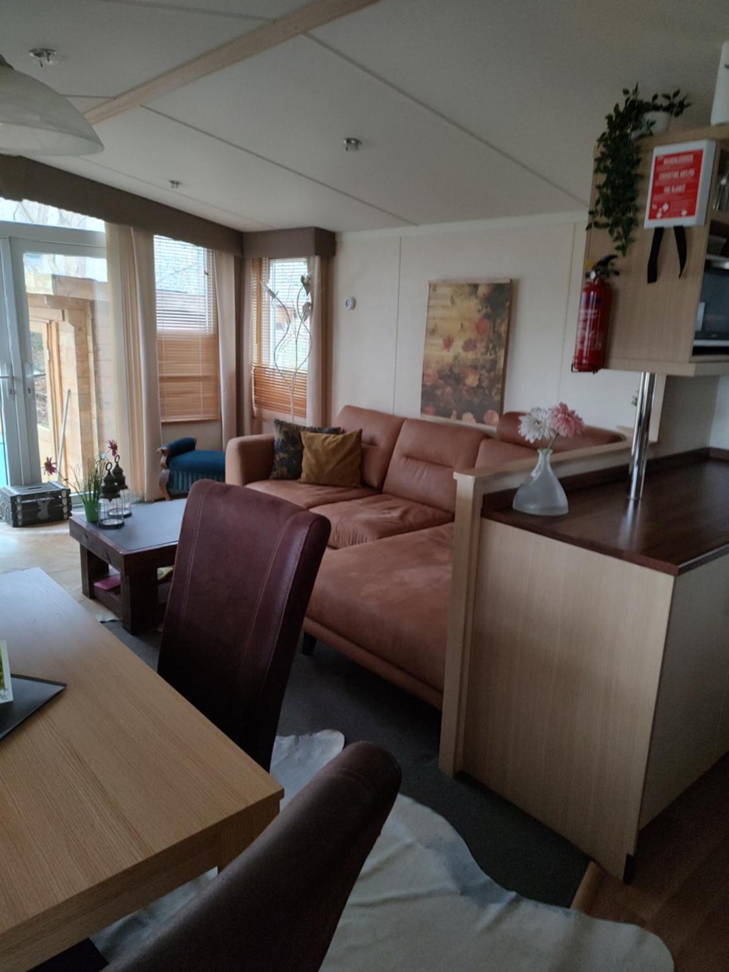 Chalet Met Veranda Aan Bosrand Vledder 외부 사진
