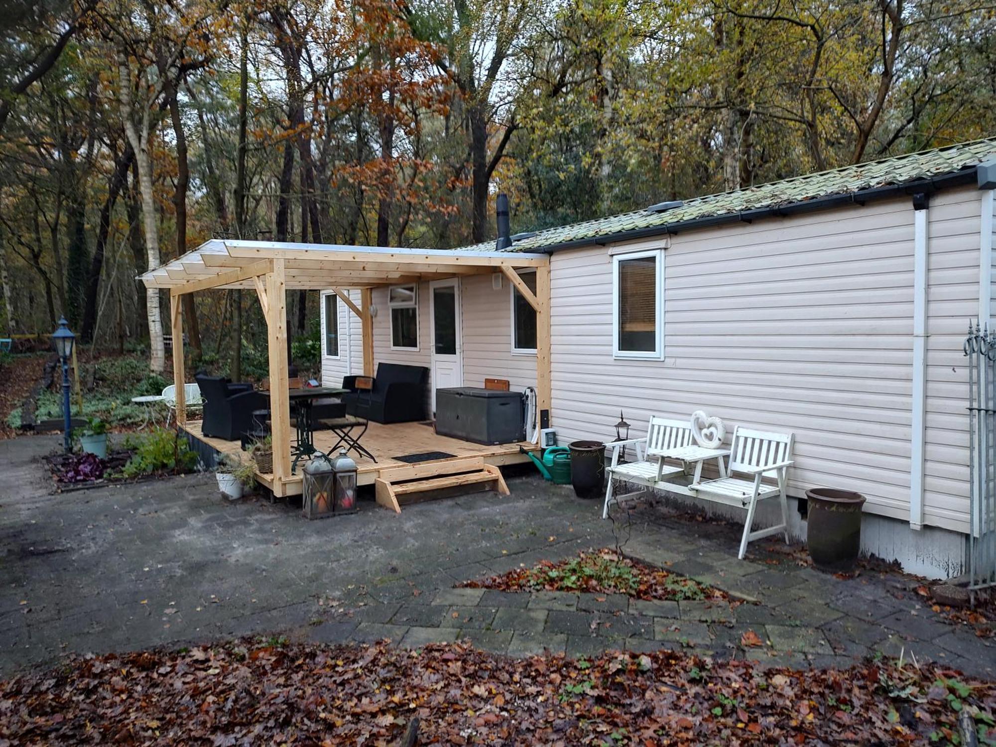 Chalet Met Veranda Aan Bosrand Vledder 외부 사진